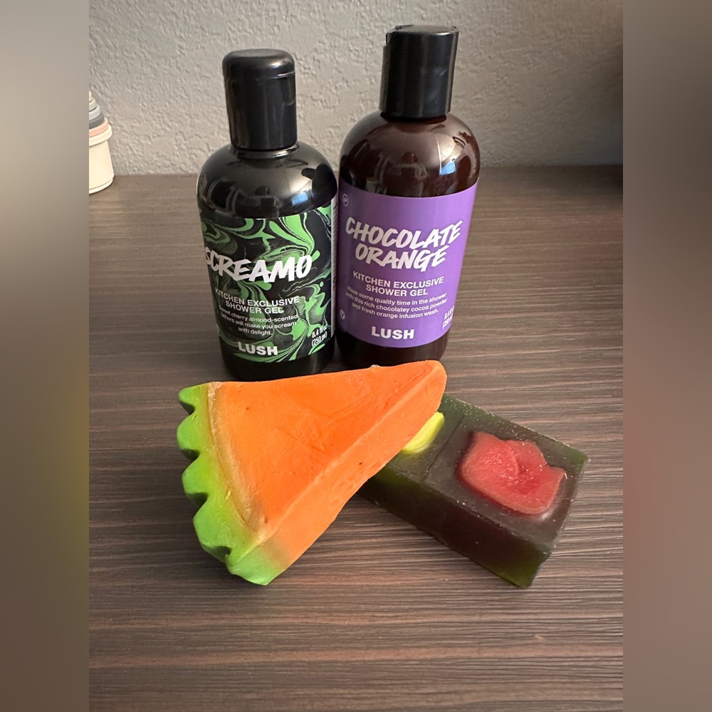 Lush Shower Gel and Soap Set